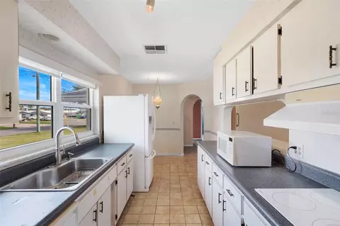 Kitchen - 1768 Harbor Cir E, Largo, FL 33770 photo 1 of 1