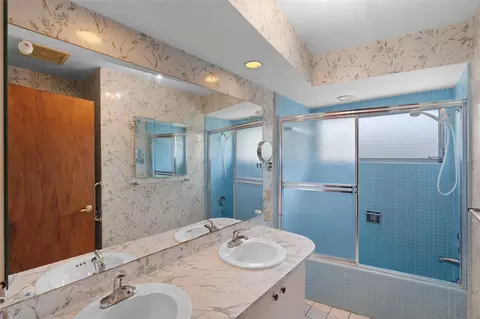 Bath - 1768 Harbor Cir E, Largo, FL 33770 photo 3 of 3