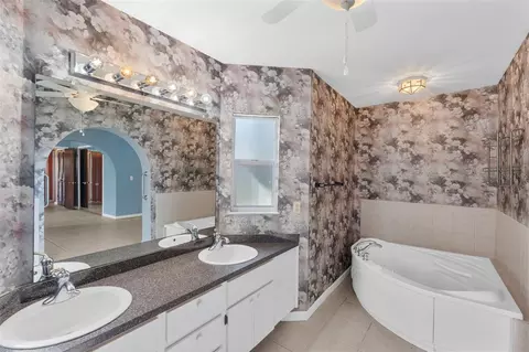 Bath - 1768 Harbor Cir E, Largo, FL 33770 photo 1 of 3