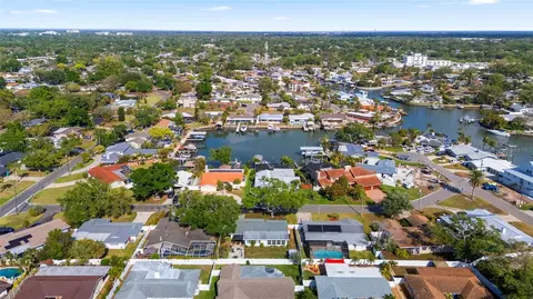 View/Area - 1768 Harbor Cir E, Largo, FL 33770 photo 4 of 4