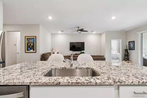 Kitchen - 12357 Nantahala Run, Parrish, FL 34219 photo 3 of 6