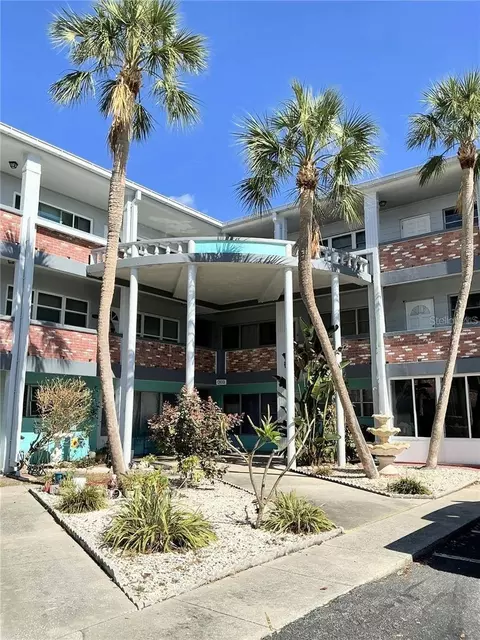 4300 58th St N #1913, Kenneth City, FL 33709