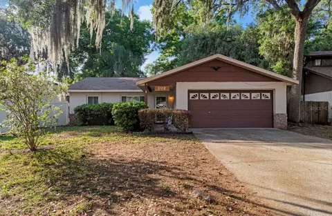 302 Hutch Ct, Brandon, FL 33510