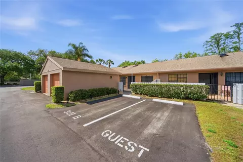 3135 Charter Club Dr #B, Tarpon Springs, FL 34688
