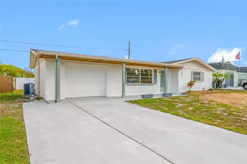 5027 Manor Dr, New Port Richey, FL 34652