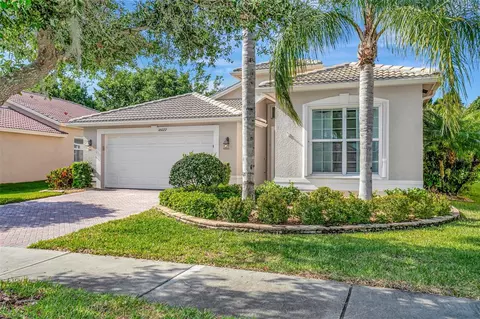 16022 Golden Lakes Dr, Wimauma, FL 33598