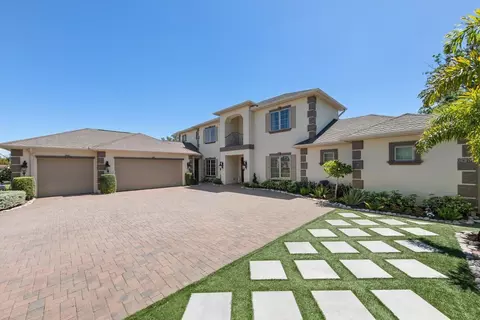 305 Eastleigh Dr, Belleair, FL 33756