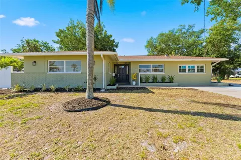 110 92nd Ave NE, Saint Petersburg, FL 33702