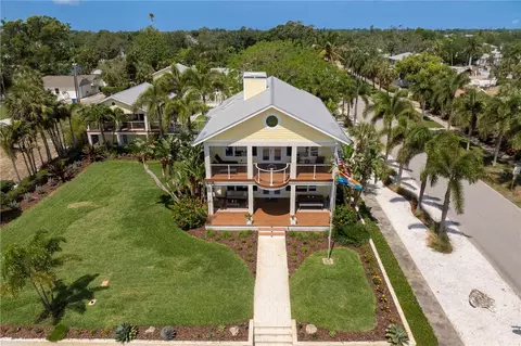 1803 Beach Dr SE, Saint Petersburg, FL 33705