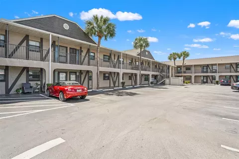 7400 Spring Hill Dr #110, Spring Hill, FL 34606