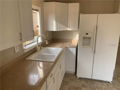 Kitchen - 8731 Lithia Pinecrest Rd, Lithia, FL 33547 photo 3 of 3