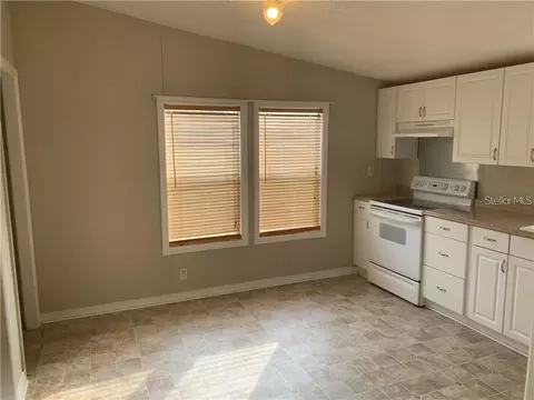 Kitchen - 8731 Lithia Pinecrest Rd, Lithia, FL 33547 photo 1 of 3