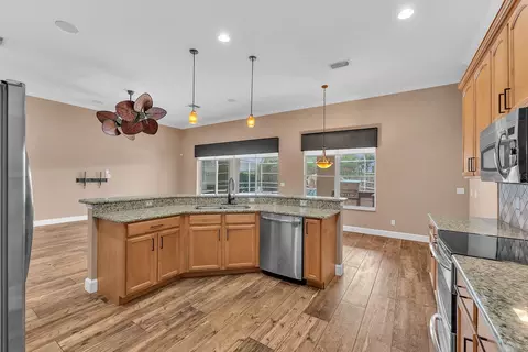 Kitchen - 2809 Durant Trails Blvd, Dover, FL 33527 photo 3 of 3