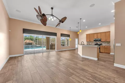 Living - 2809 Durant Trails Blvd, Dover, FL 33527 photo 2 of 7