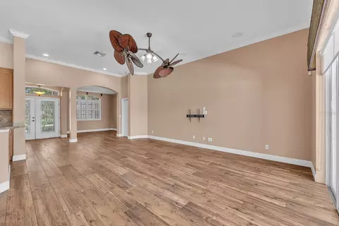 Living - 2809 Durant Trails Blvd, Dover, FL 33527 photo 5 of 7