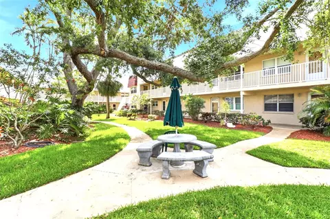 10034 64th Ave N #3, Saint Petersburg, FL 33708