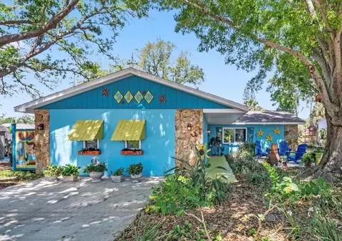 2159 Barcelona Way S, Saint Petersburg, FL 33712