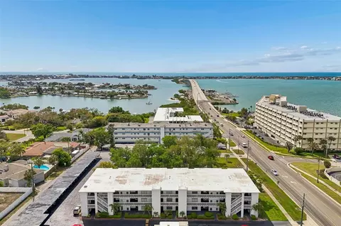 2944 W Bay Dr #106, Belleair Bluffs, FL 33770
