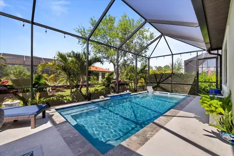 Exterior - 2214 5th St E, Palmetto, FL 34221 photo 6 of 10