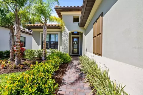 Exterior - 2214 5th St E, Palmetto, FL 34221 photo 4 of 10