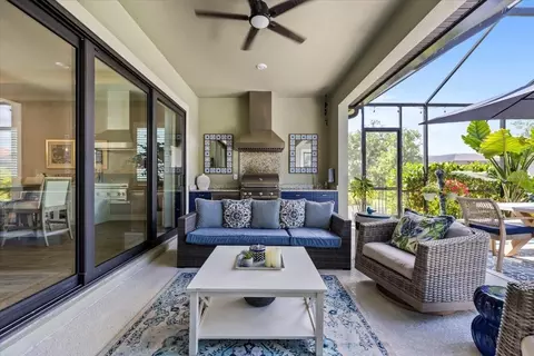 Exterior - 2214 5th St E, Palmetto, FL 34221 photo 8 of 10