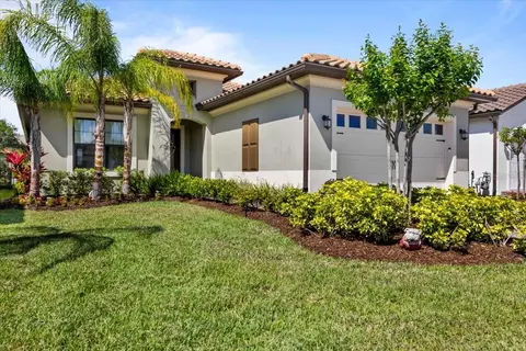 Exterior - 2214 5th St E, Palmetto, FL 34221 photo 3 of 10