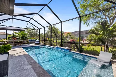 Exterior - 2214 5th St E, Palmetto, FL 34221 photo 7 of 10