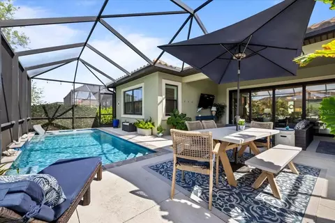 Exterior - 2214 5th St E, Palmetto, FL 34221 photo 2 of 10