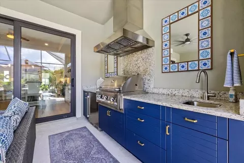 Kitchen - 2214 5th St E, Palmetto, FL 34221 photo 6 of 6