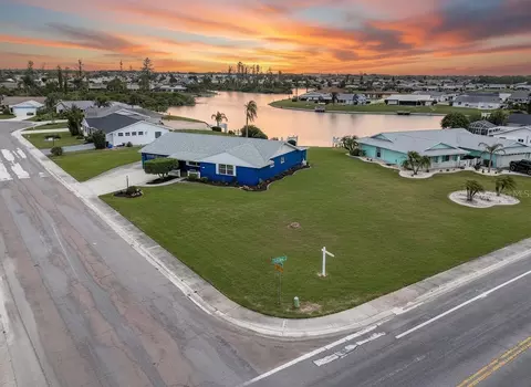 1810 Milford Cir, Sun City Center, FL 33573