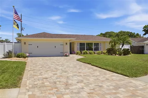 2990 Meadow Oak Dr N, Clearwater, FL 33761