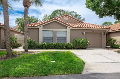 491 St Tropez Cir NE, Saint Petersburg, FL 33703