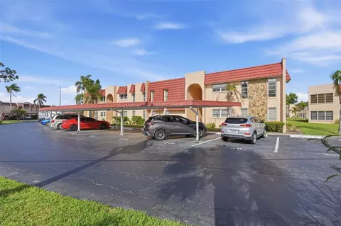 212 Cedarwood Cir #212, Seminole, FL 33777