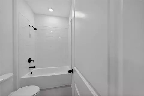 Bath - 5770 Cattle Ranch Dr, Saint Cloud, FL 34771 photo 2 of 2