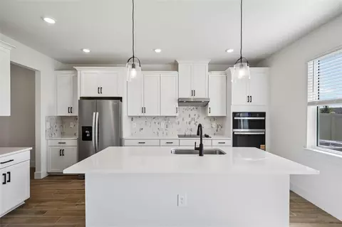 Kitchen - 184 Shady Edge Loop, Nokomis, FL 34275 photo 3 of 5