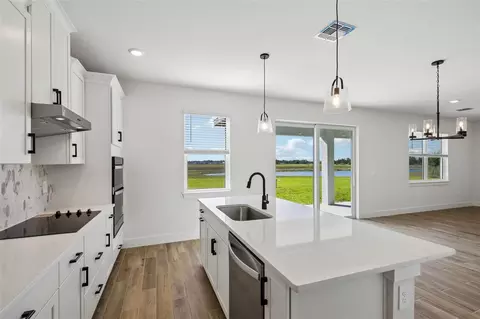 Kitchen - 184 Shady Edge Loop, Nokomis, FL 34275 photo 4 of 5