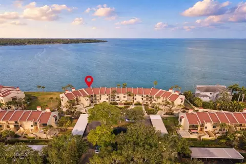 7540 Sunshine Skyway Ln S #T35, Saint Petersburg, FL 33711