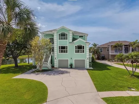 2106 Pelican Ct, Tarpon Springs, FL 34689