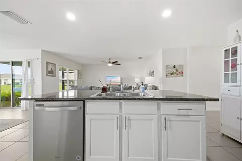 Kitchen - 10316 Charlotte Dr, Parrish, FL 34219 photo 3 of 5