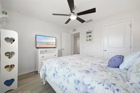 Bedroom - 10316 Charlotte Dr, Parrish, FL 34219 photo 2 of 4