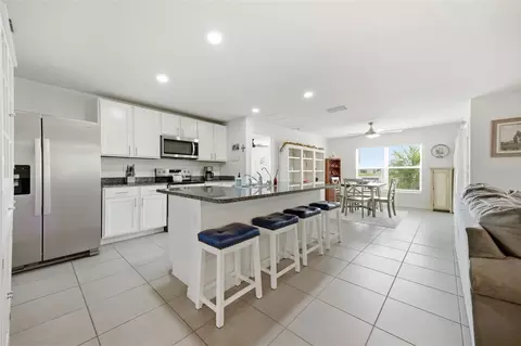 Kitchen - 10316 Charlotte Dr, Parrish, FL 34219 photo 1 of 5