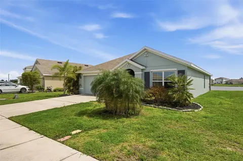 Exterior - 10316 Charlotte Dr, Parrish, FL 34219 photo 3 of 10