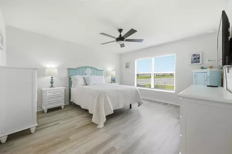 Bedroom - 10316 Charlotte Dr, Parrish, FL 34219 photo 3 of 4