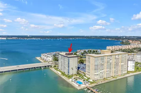 5220 Brittany Dr S #1204, Saint Petersburg, FL 33715