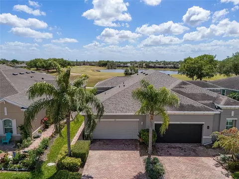 718 Chipper Dr, Sun City Center, FL 33573