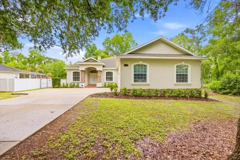 713 Whitehall St, Plant City, FL 33563