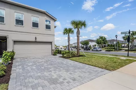 19219 Blue Pond Dr, Lutz, FL 33558