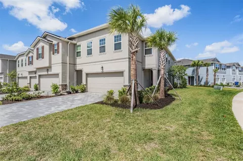19219 Blue Pond Dr, Lutz, FL 33558