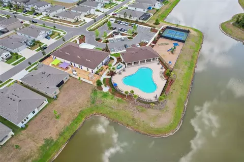 View/Area - 13055 Willow Grove Dr, Riverview, FL 33579 photo 6 of 8