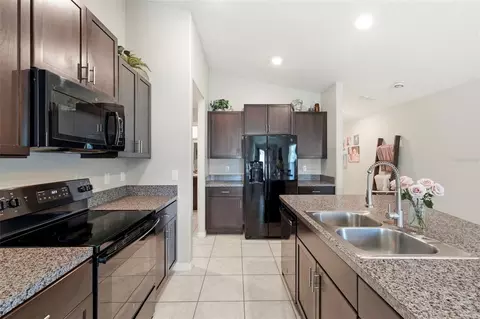 Kitchen - 13307 Willow Bluestar Loop, Riverview, FL 33579 photo 3 of 3